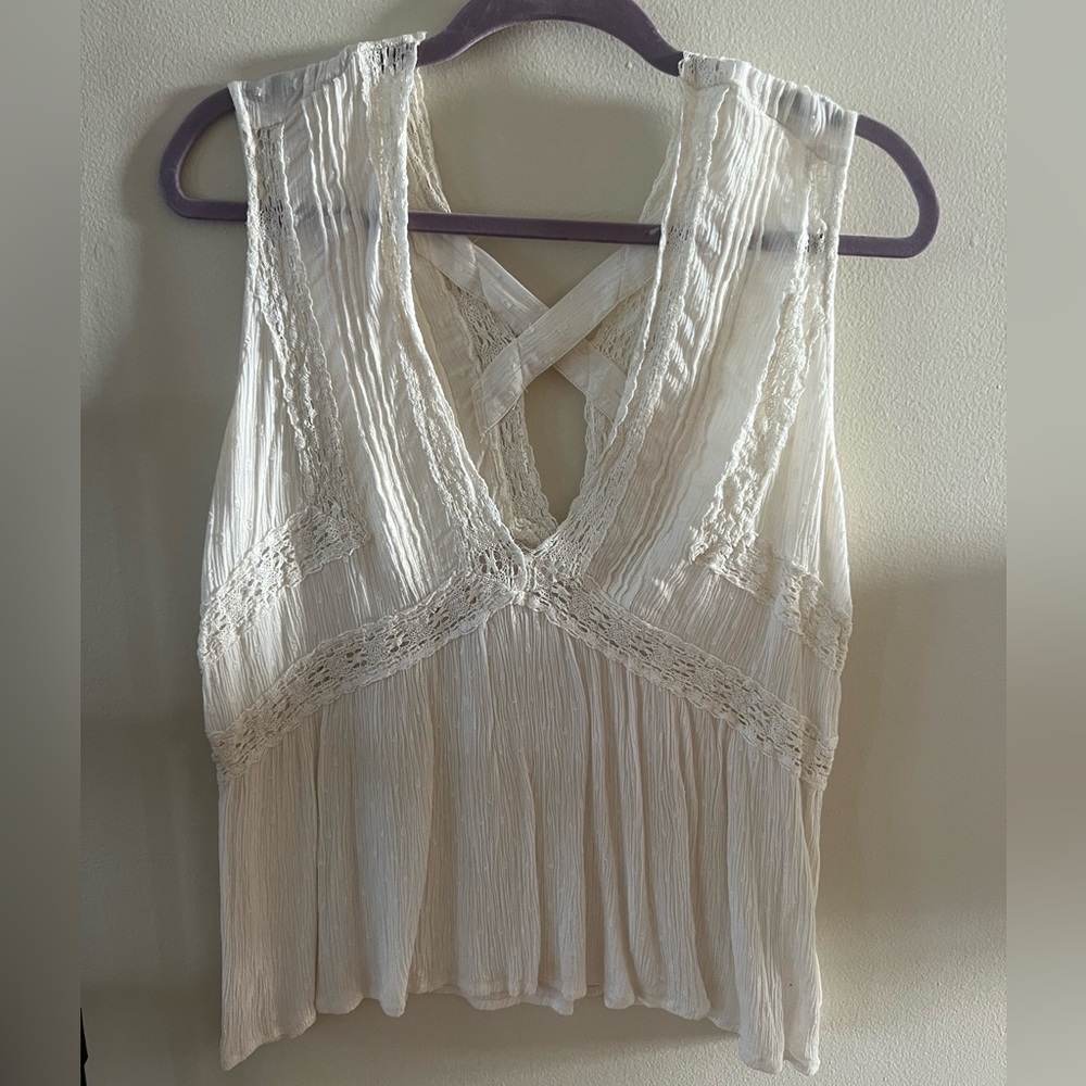 American Eagle White V Neck Blouse
